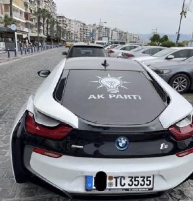 benim arabayı kordonda...