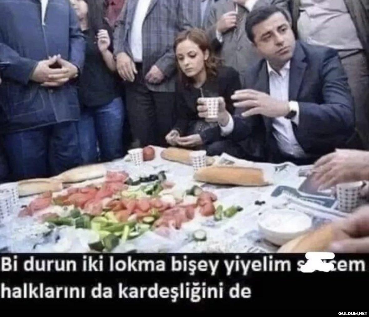 Bi durun iki lokma bişey...