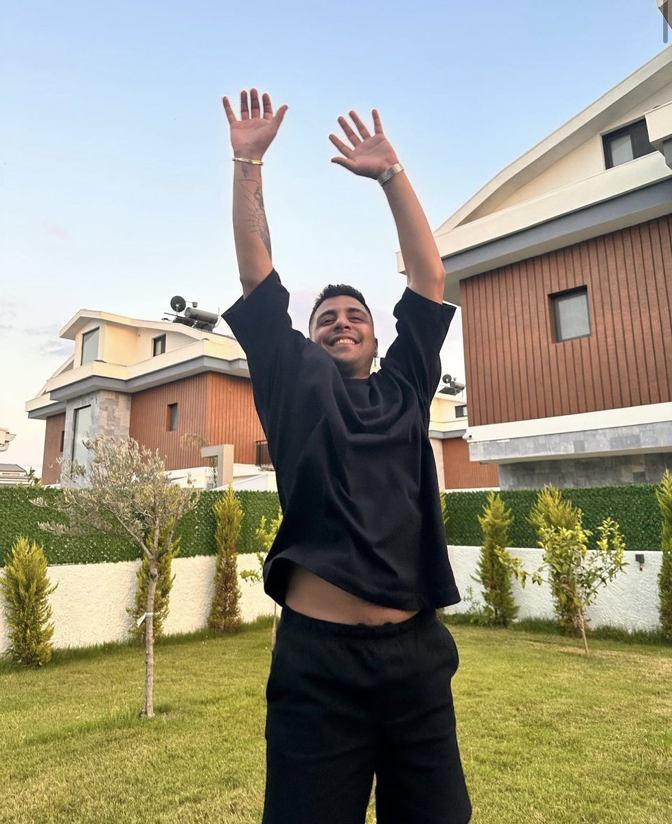 İSTİYORSUZ Kİ ÇİRKİNLER...