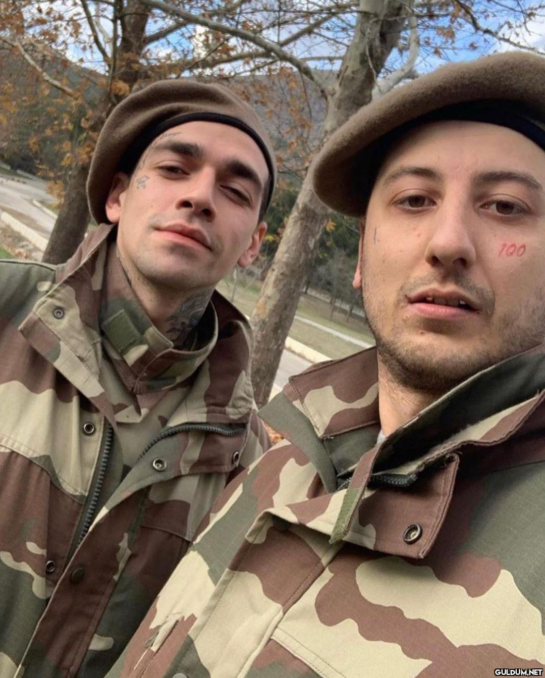 Sen askerde çok dayak...