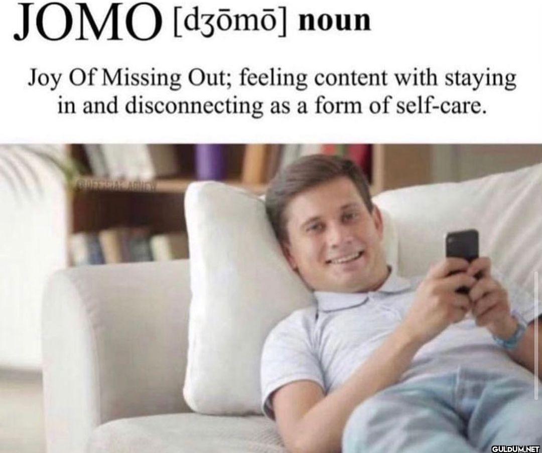 @someones.therapist   JOMO...