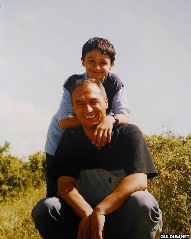 Hikayede aykut elmasın...