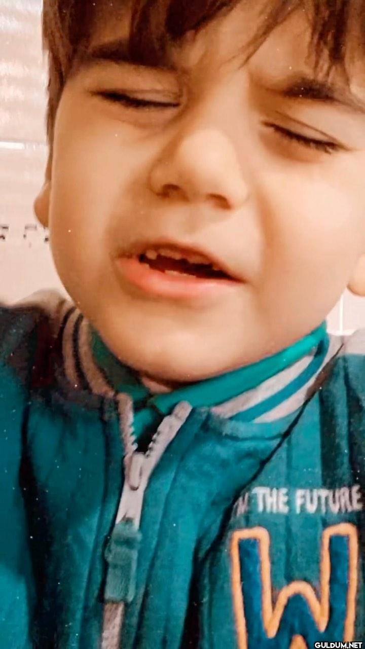 küçücük dünyasında...