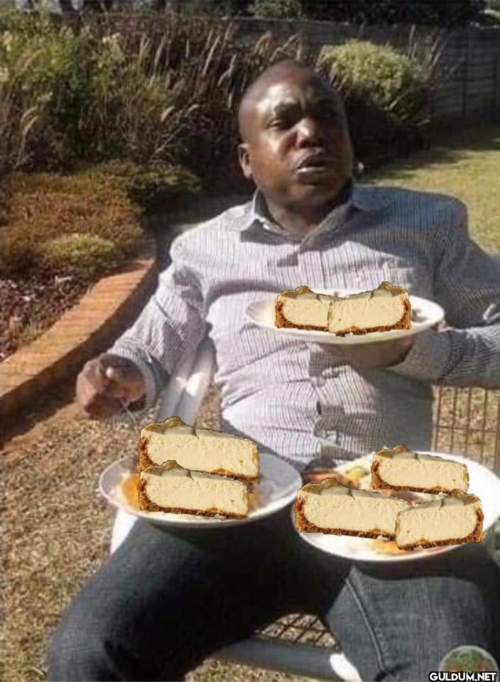 How you eat cheesecake 😂😂😂