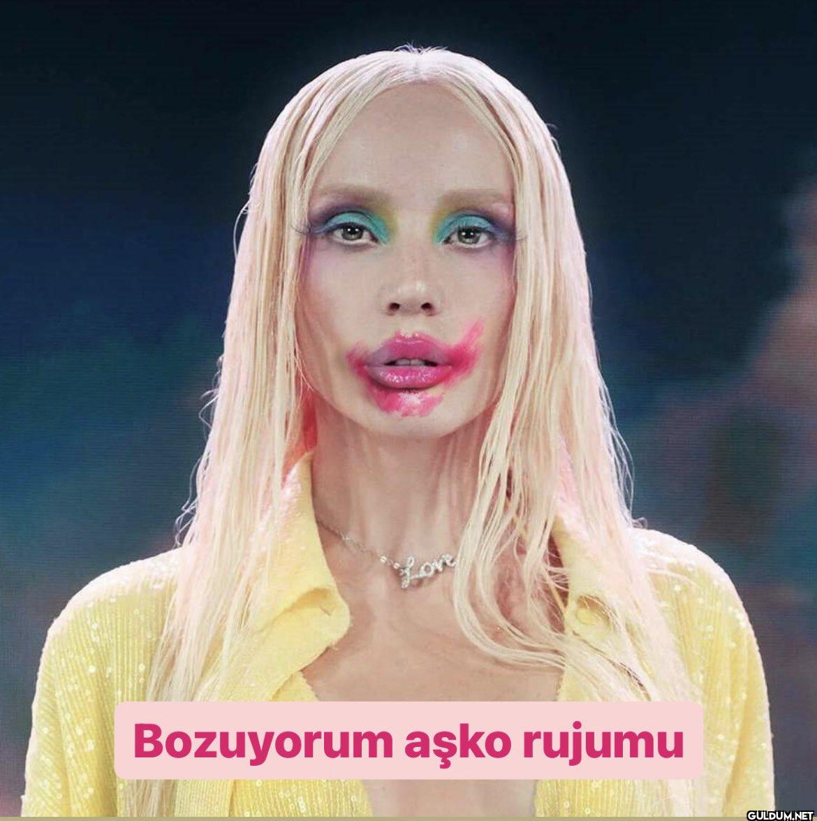 Love Bozuyorum aşko rujumu