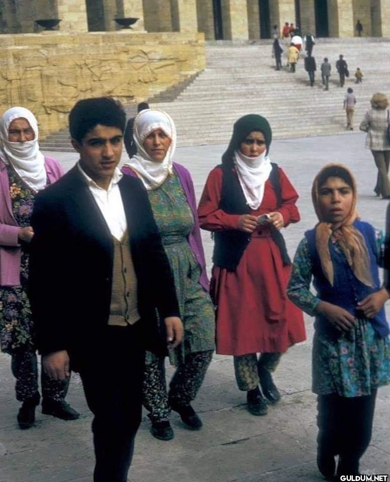 1973, Anıtkabir'i ziyaret...