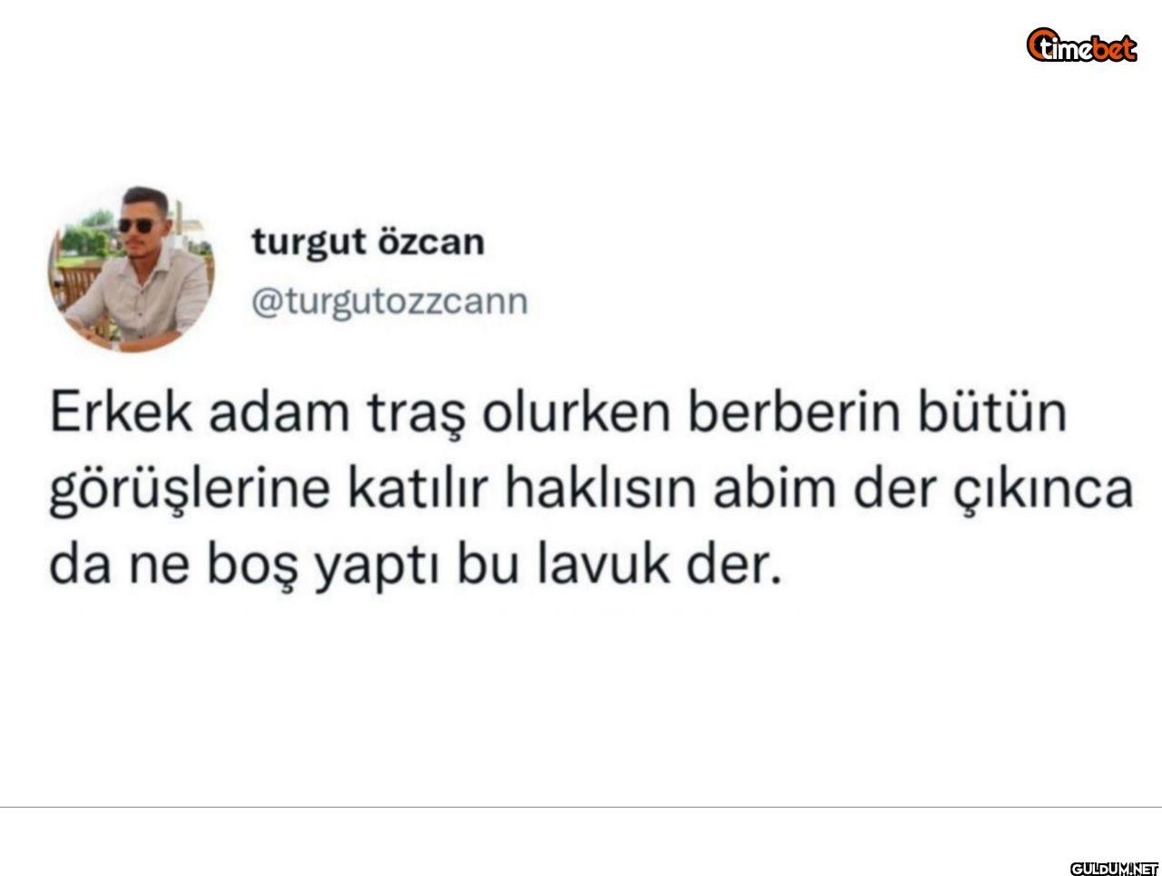 Erkek adam traş olurken...