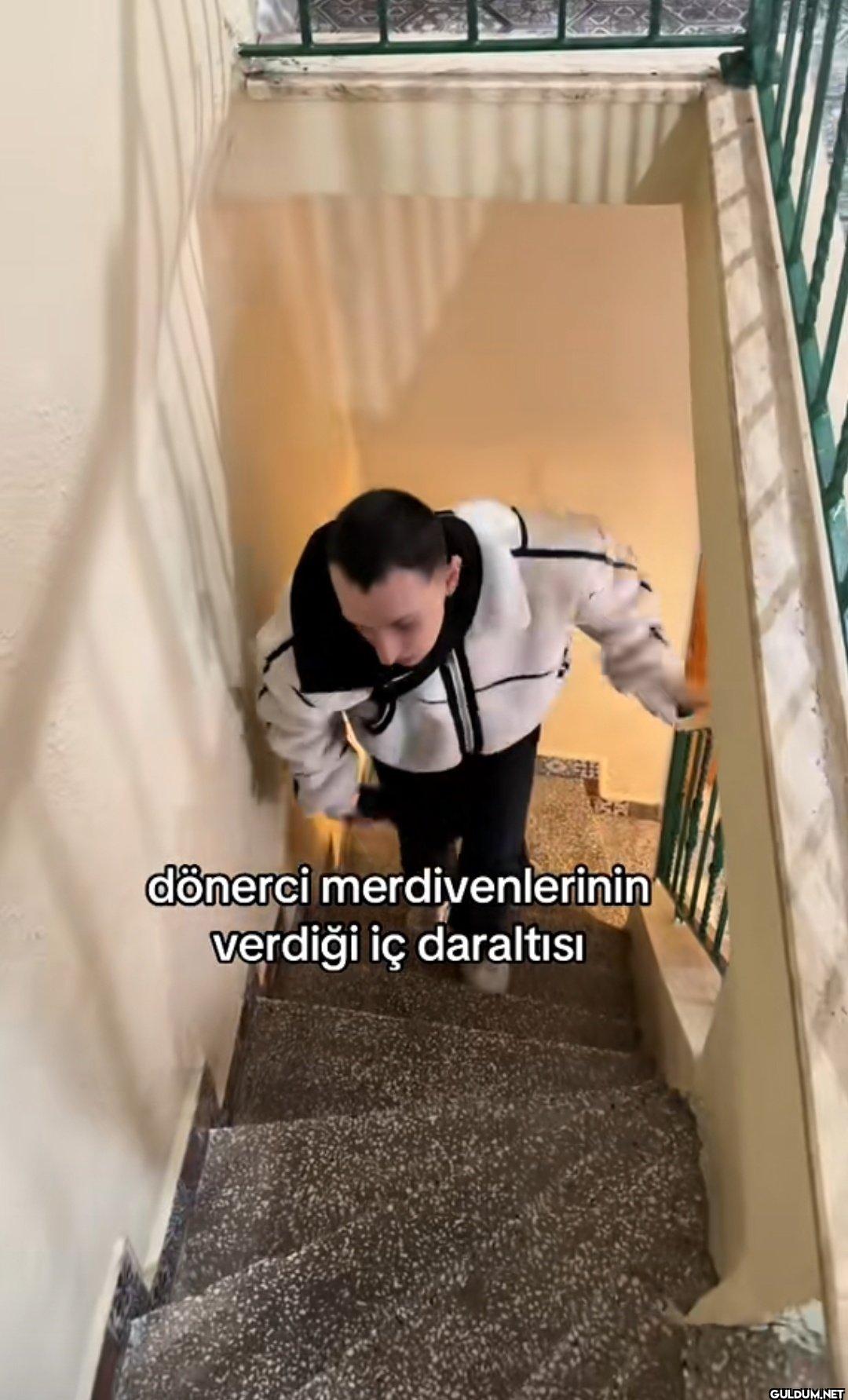 dönerci merdivenlerinin...