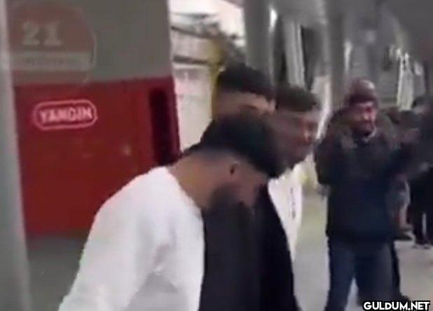 Şaşırtmayan o meşhur saç...