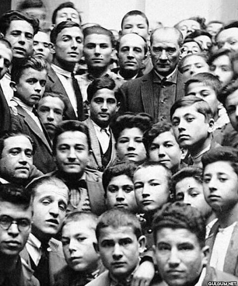 “Biz her şeyi gençliğe...