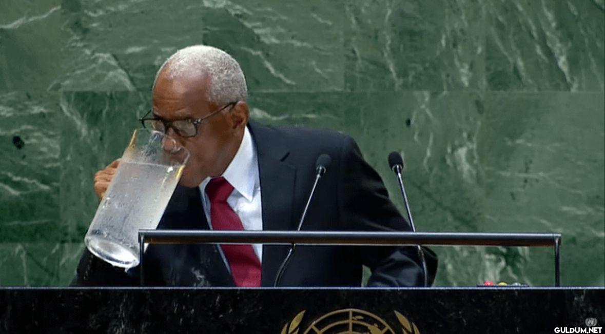Haitian President drinking water 🤣