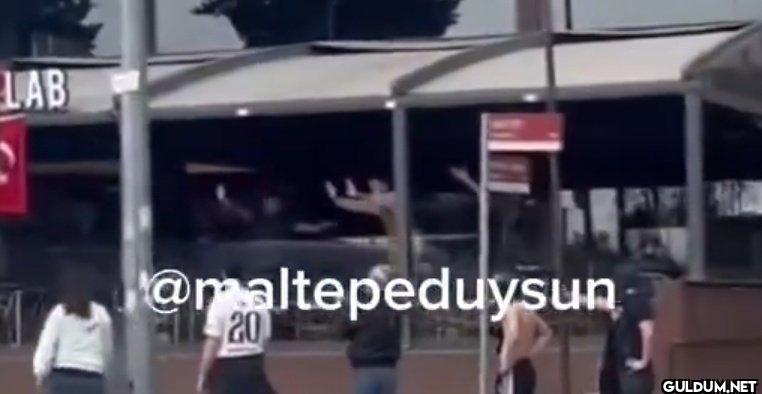 Sandalye atan elemanlar...