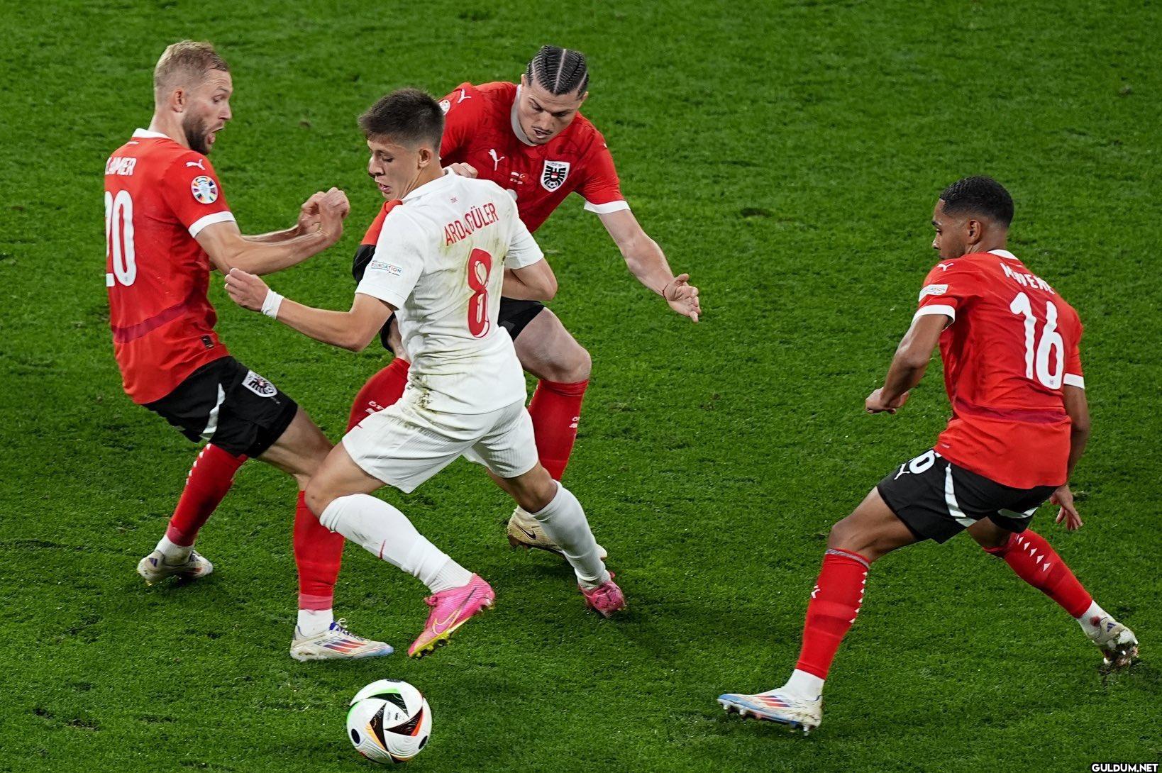 kaşla göz arasında messi...