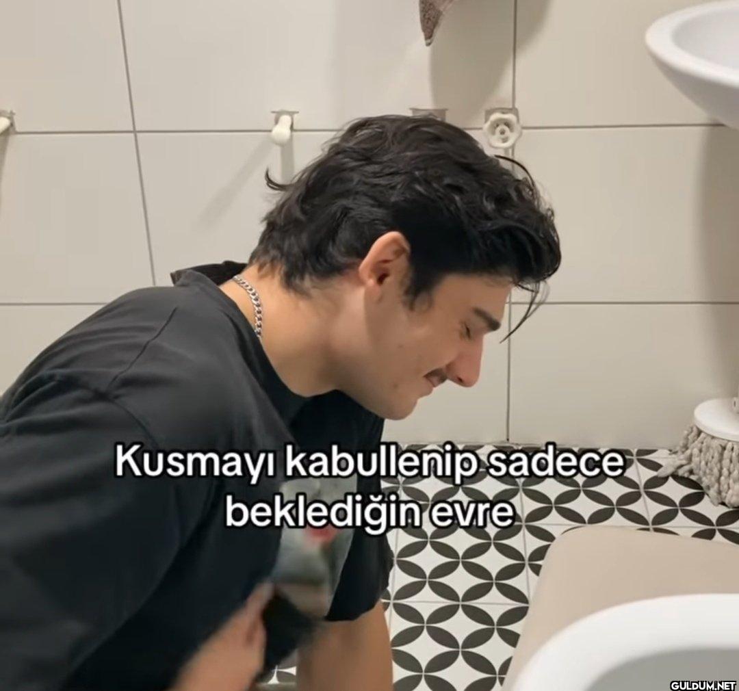 Kusmayı kabullenip sadece...