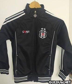 köşe başında bekleyen adam...