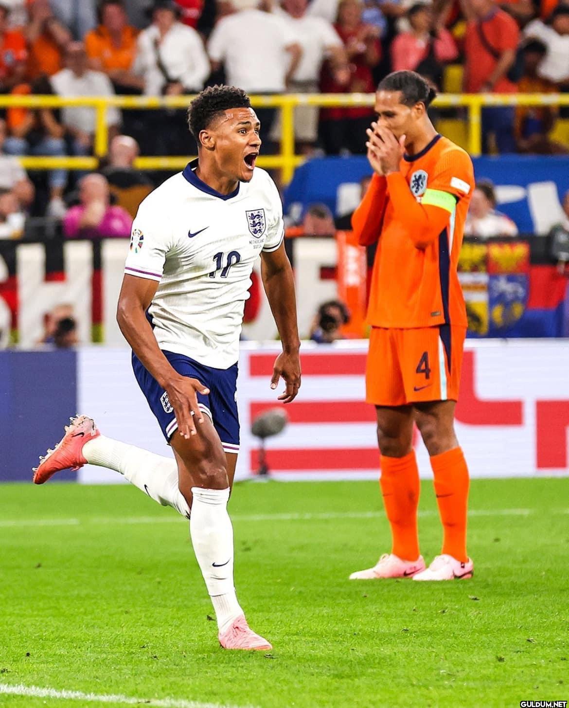 Van Dijk ağlıyor    SHI S 18