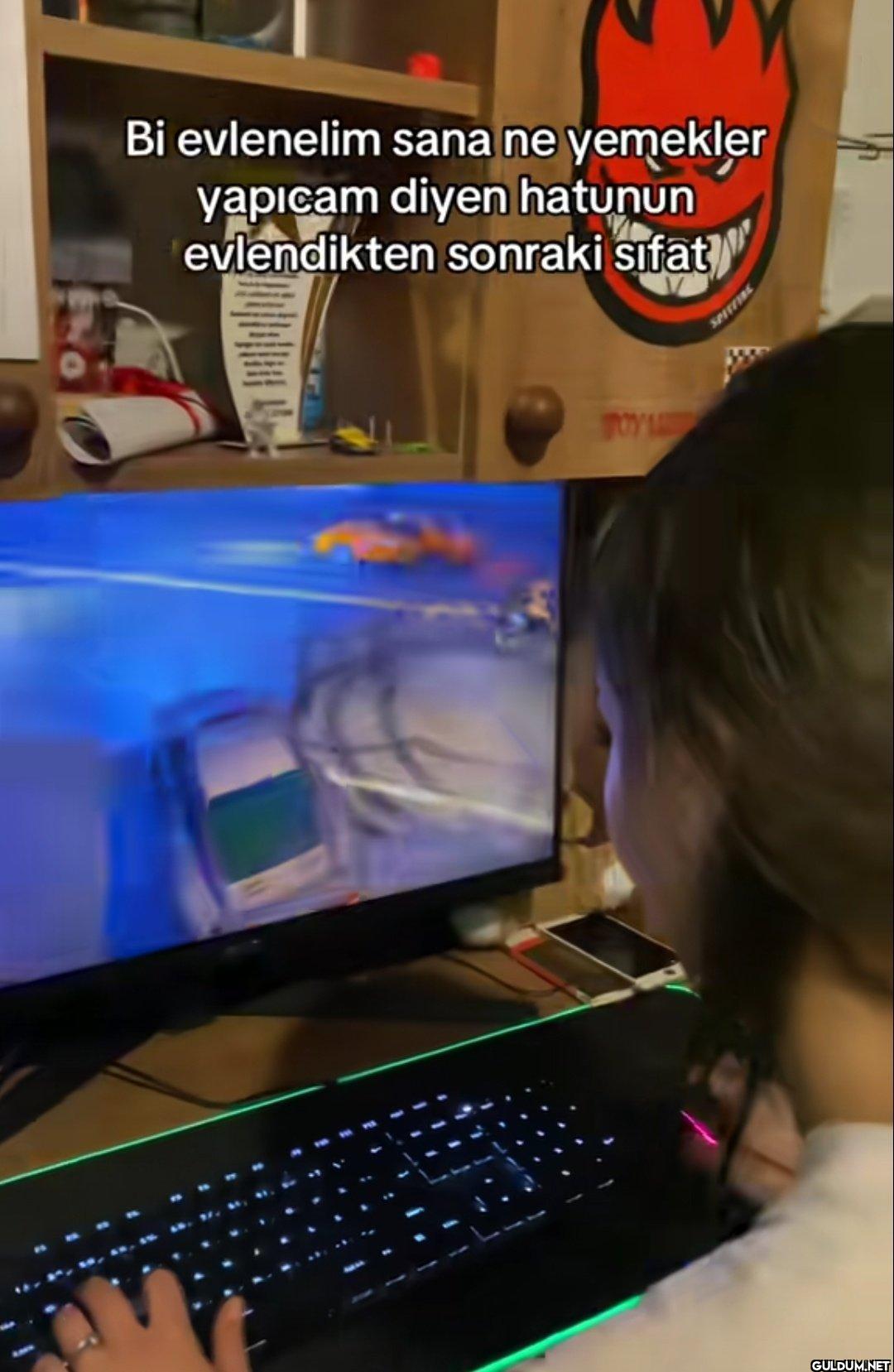 Bi evlenelim sana ne...