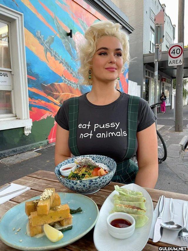 OUL point eat pussy not...