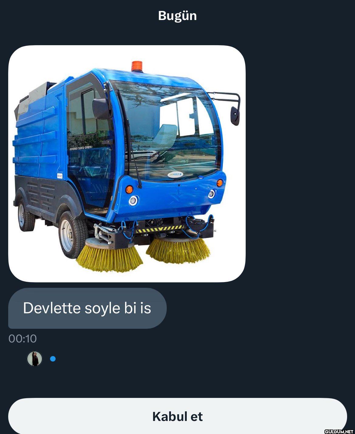 Kız: uzaklara dalıp gittin...