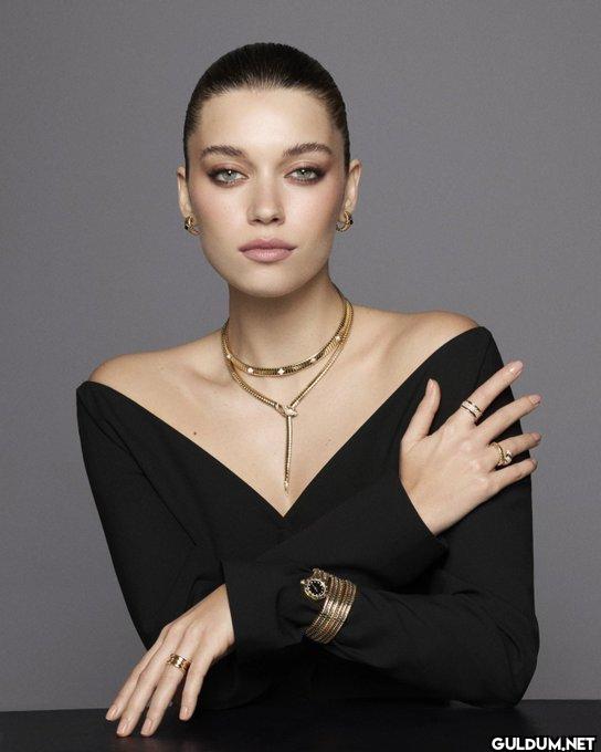 Afra Saraçoğlu, A.B.İ...