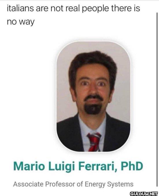 Looks like Robert Downey...