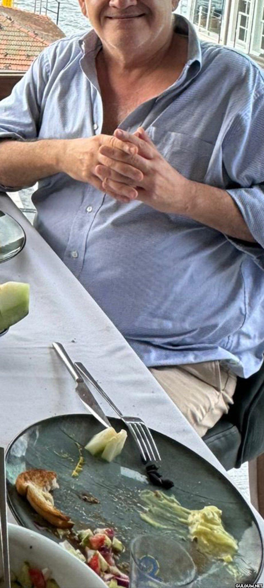 Hocam karede kalmış hadeh 😅🤭