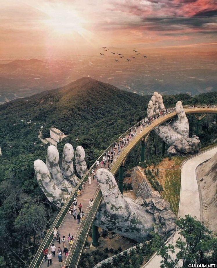 📍Altın Köprü, Vietnam.