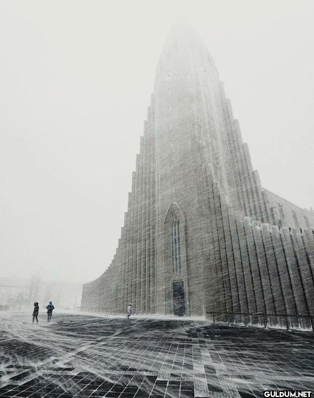 14. Hallgrimskirkja Church...