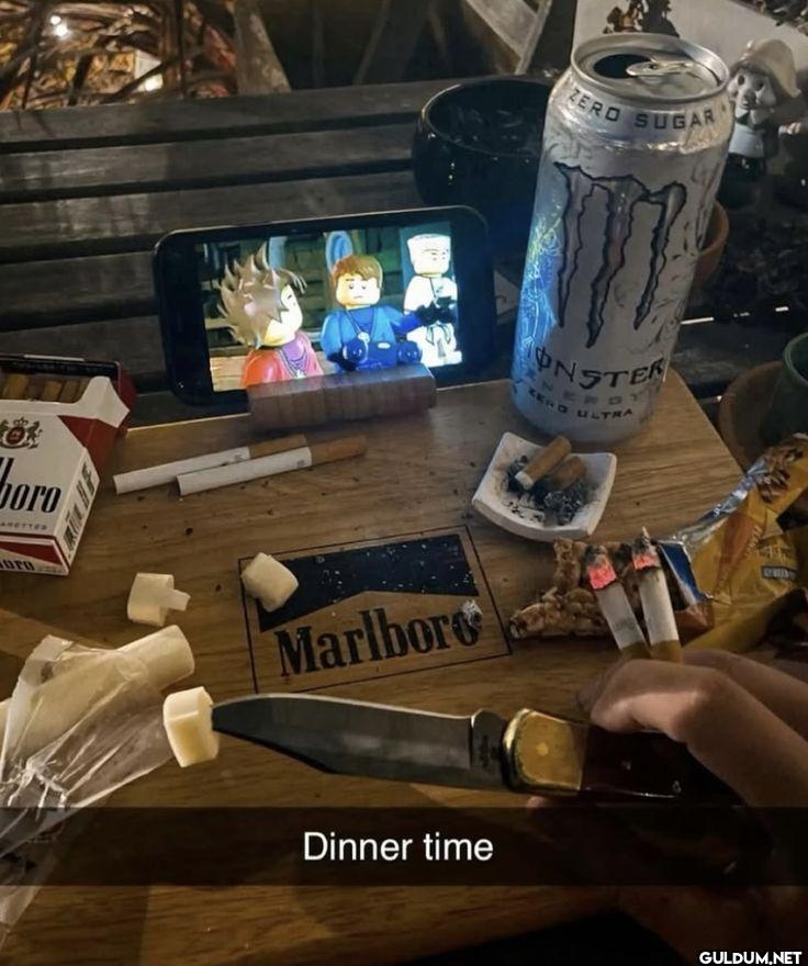 BORN Marlboro Dinner time