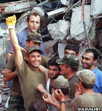 1999, enkaz altından...