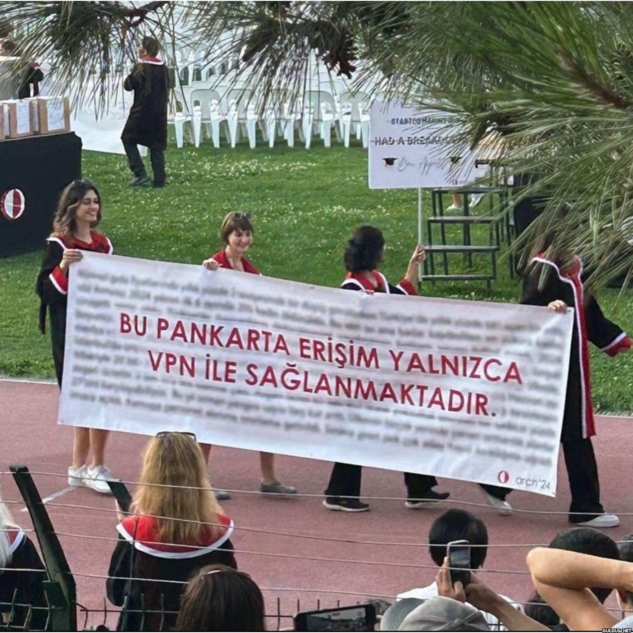 Aspanda Bürküt, Jerde...