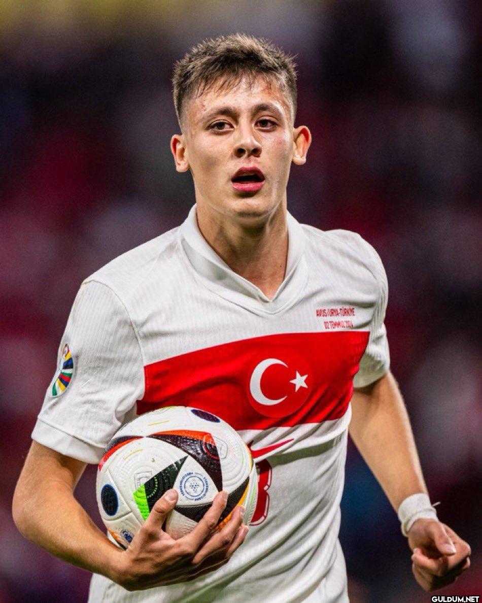 bu çocuğun direklerden...