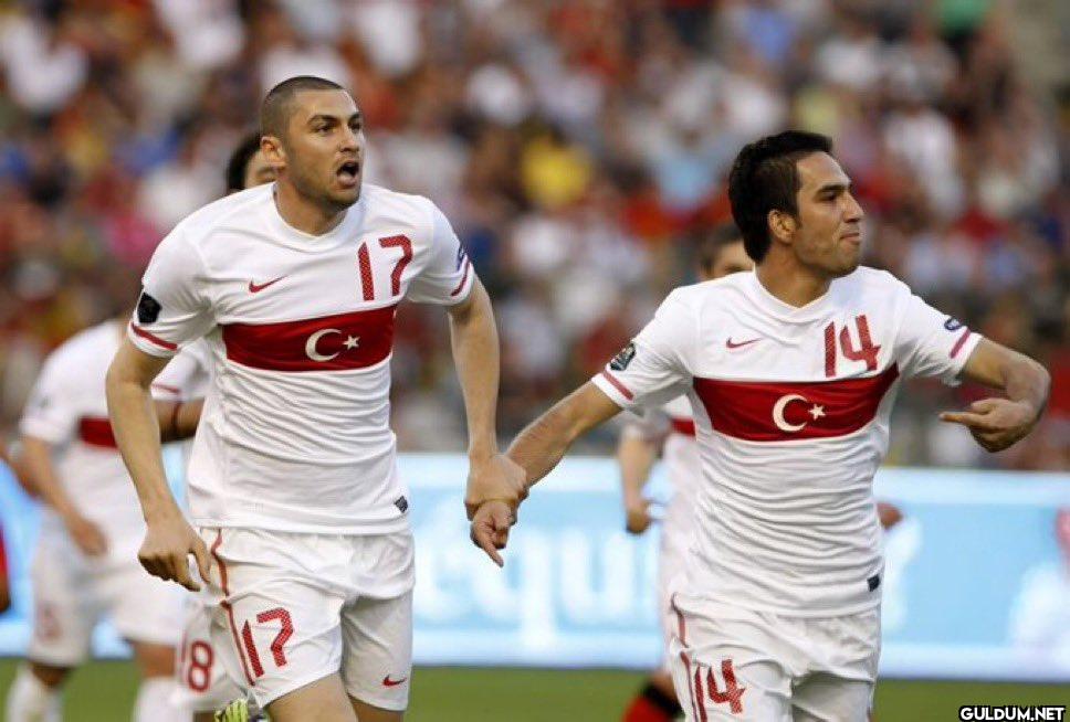 İki eski futbolcu ve yakın...