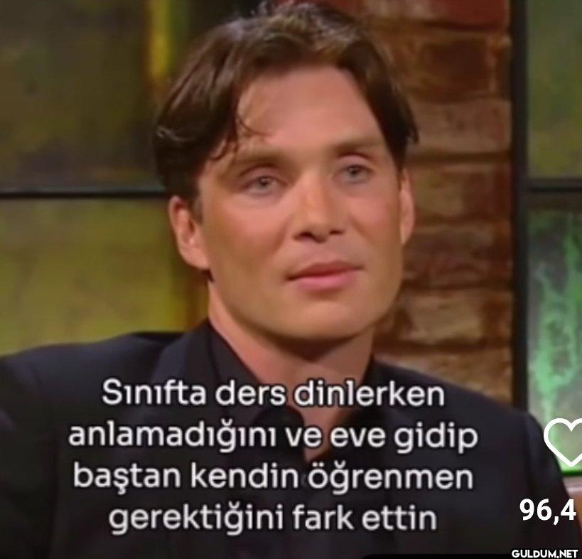 Sınıfta ders dinlerken...