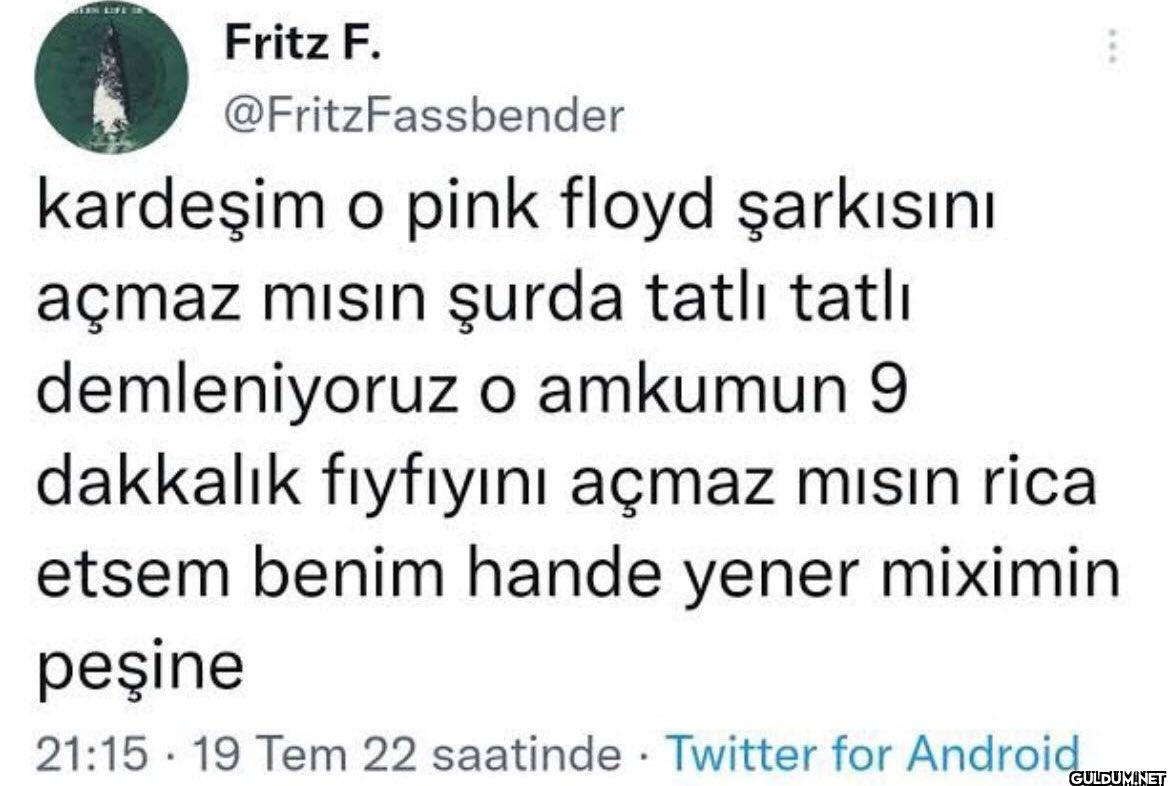 Fassbender kardeşim o pink...