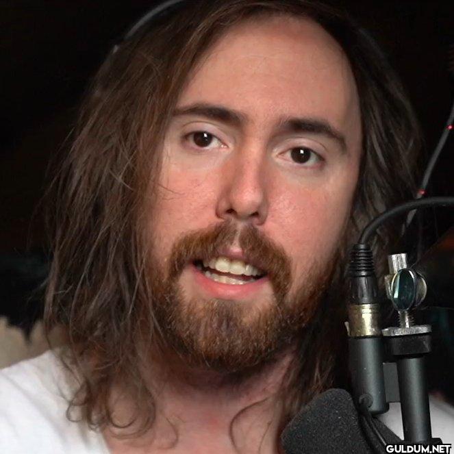 Asmongold'un sevgilisi,...