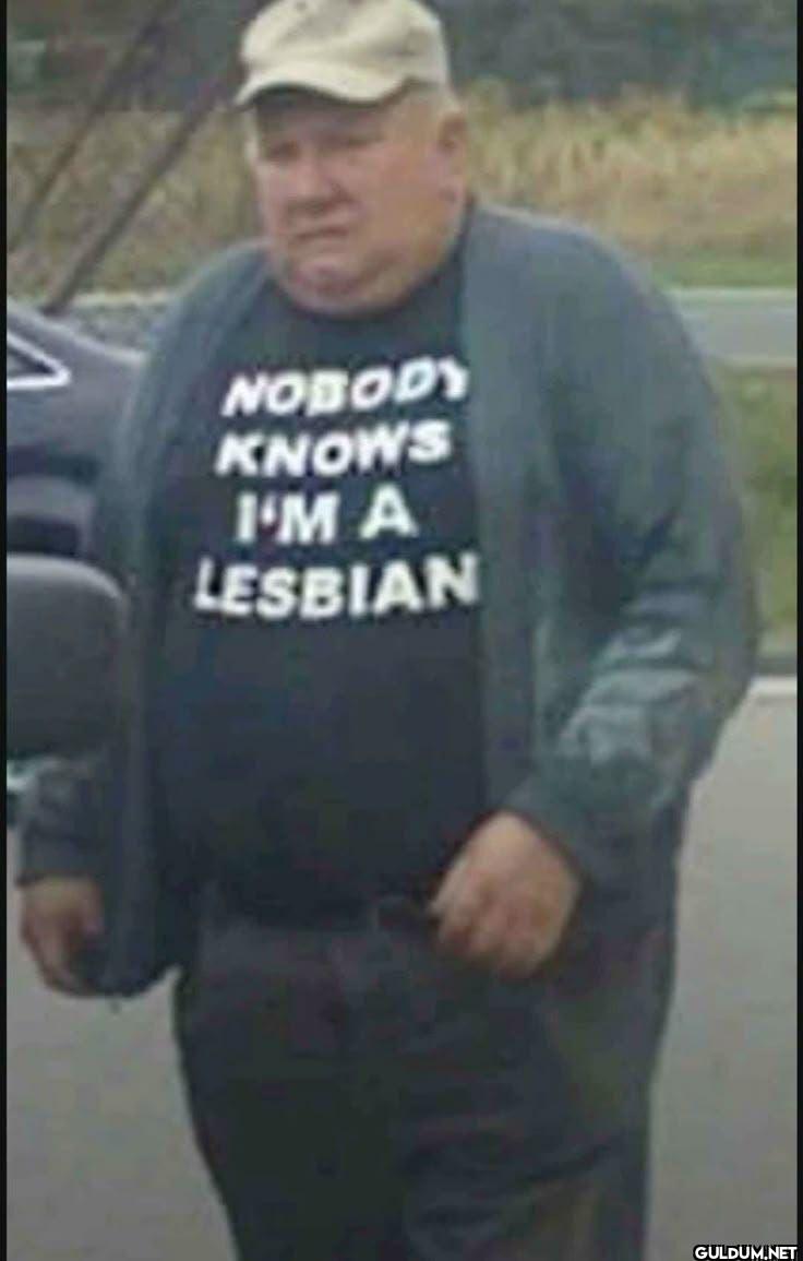 NOBODY KNOWS I'M A LESBIAN